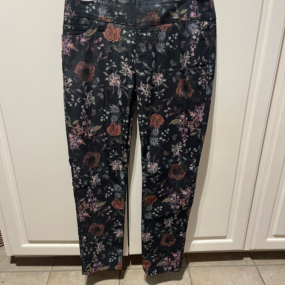 LISETTE Dark Navy Floral Stretch Pants: Super comfortable